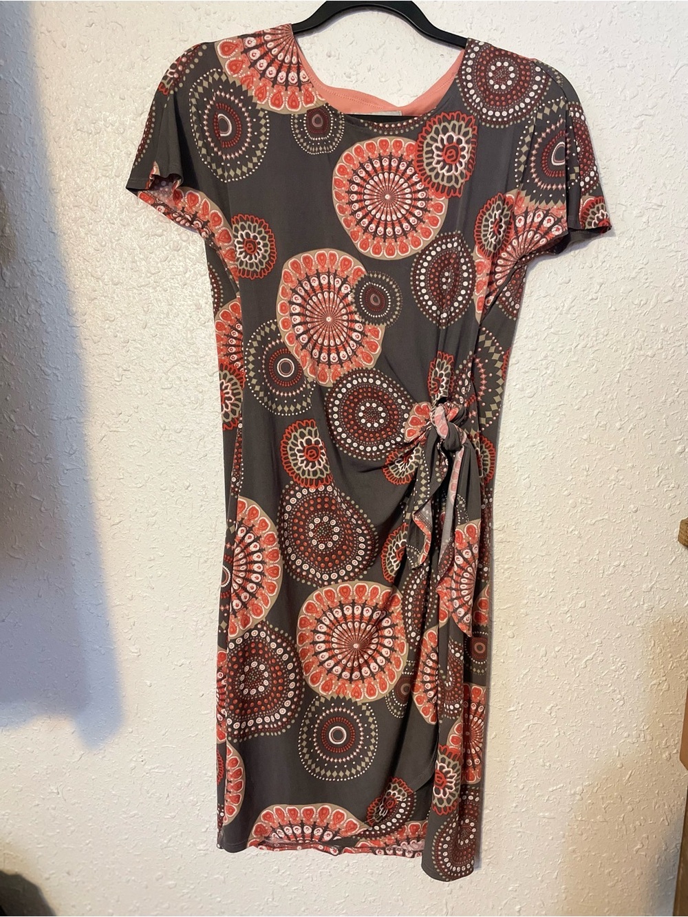 Robbie Bee Gray and Coral Printed Tie-Waist Dress